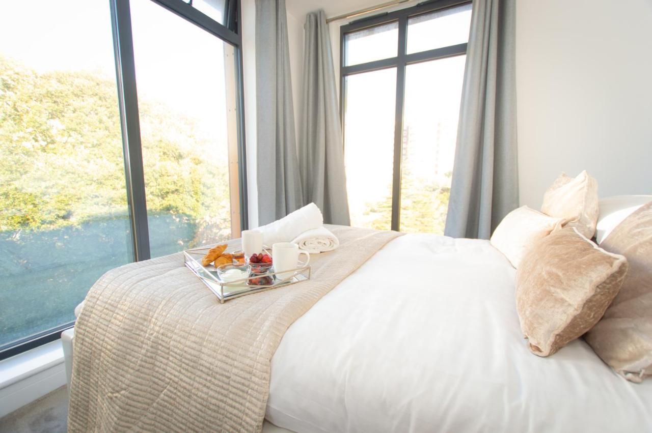* Panoramic Penthouse With Sea & City Views บอร์นมัธ ภายนอก รูปภาพ